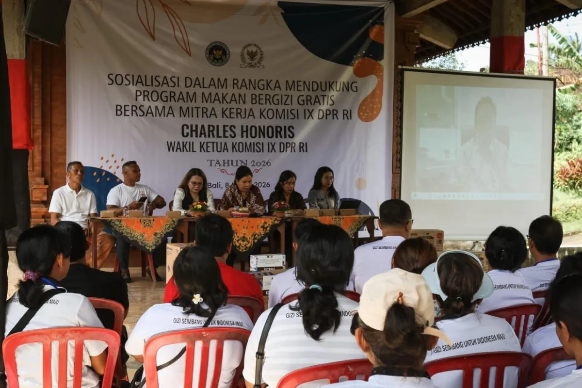Charles Honoris Dorong Penguatan Edukasi Gizi dalam Sosialisasi Program MBG di Desa Petiga