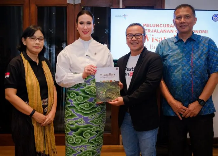 Kemenpar Luncurkan Buku Panduan Wisata Kuliner Jawa Barat “Wisata Rasa di Bumi Pasundan”