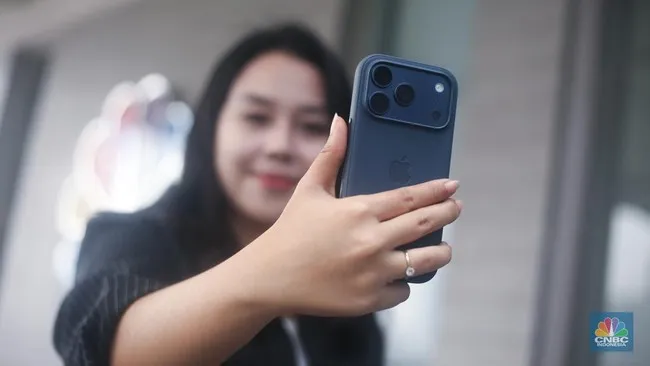 Mengapa Pengguna HP Disebut Lebih ‘Happy’ dengan Samsung daripada iPhone: Membaca Tren Kepuasan, Identitas, dan Arah Pasar