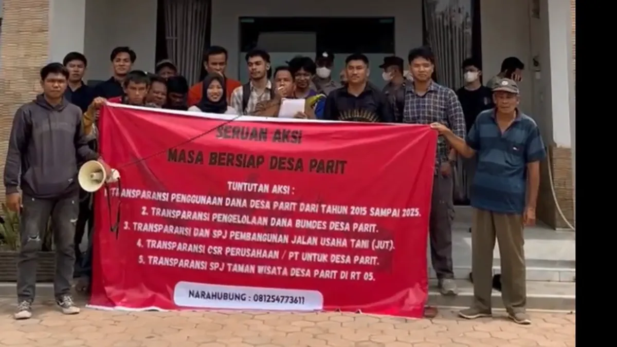 Warga Desa Parit Demo Minta Transparansi Pengelolaan Dana Desa Selama Satu Dekade