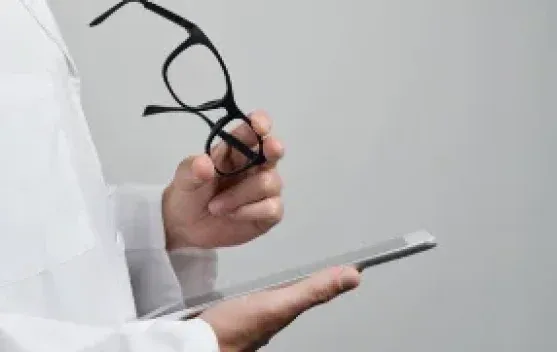 Tips Menjaga Kesehatan Mata di Tengah Kebiasaan Menggunakan Gadget