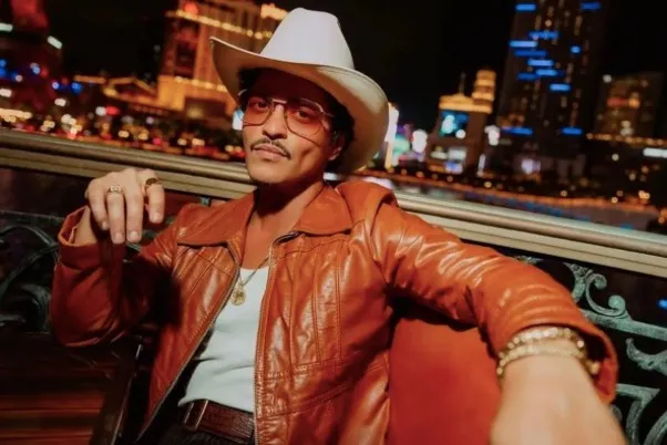 Bruno Mars Rilis Album Baru "The Romantic", Lagu "Risk At All" Hadir Bersama Video Musik