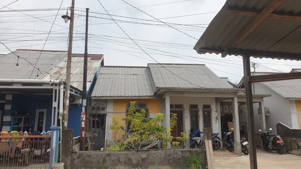 Keluhan Warga Pontianak–Kubu Raya soal Tiang Internet di Lahan Pribadi Tanpa Izin, Ini Penjelasan PUPR dan Pengamat Hukum