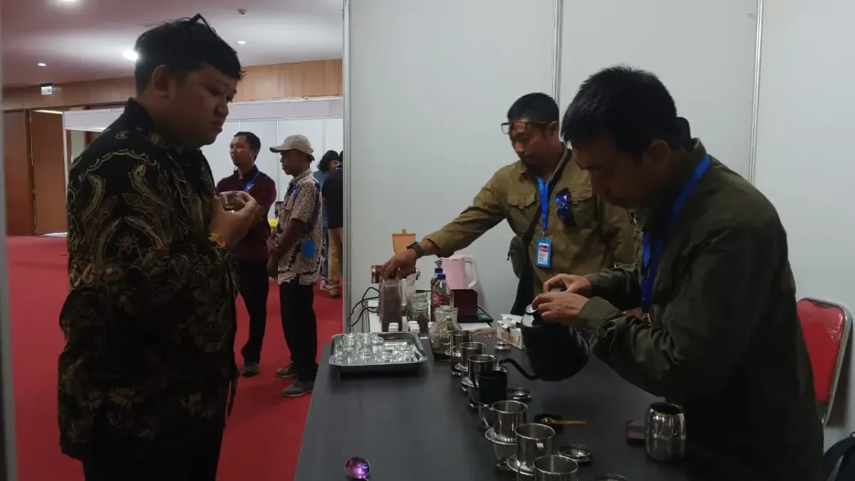 Penyuluh DTPHP Jember Kembangkan Metode Seduh untuk Menggali Identitas Kopi Lokal