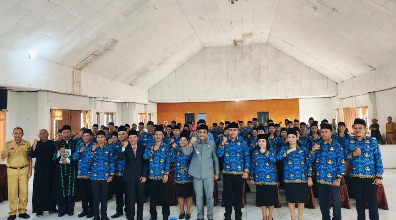 Bupati Manggarai Lantik 68 Kepala Sekolah, Tekankan Transparansi Dana BOS dan Inovasi Digital