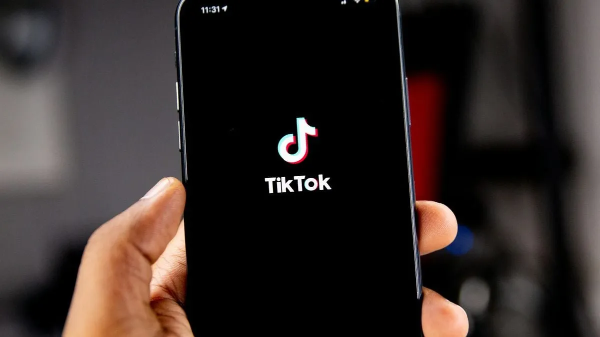 Komdigi Berlakukan Aturan Pembatasan Akun Medsos Anak Mulai 28 Maret 2026, TikTok dan Instagram Tidak Ditutup Total