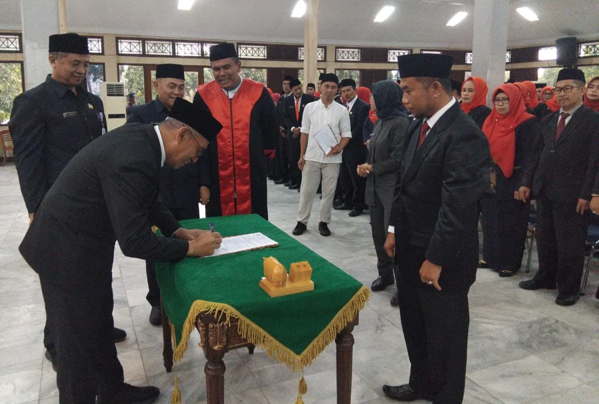 Sekda Pandeglang Lantik 180 Pejabat, Tekankan Mutu Pendidikan, Transparansi, dan Adaptasi Digital