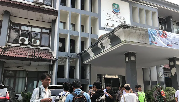 FPP Kota Bekasi Gelar Aksi di Kantor Bapenda, Soroti Transparansi Pajak Parkir