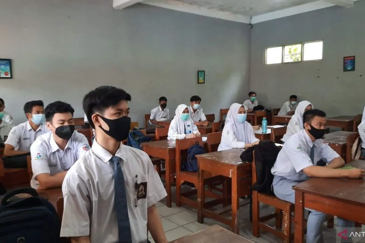 Pemprov Banten Batasi Penggunaan Ponsel Siswa SMA/SMK di Kabupaten Tangerang Selama Jam Pelajaran
