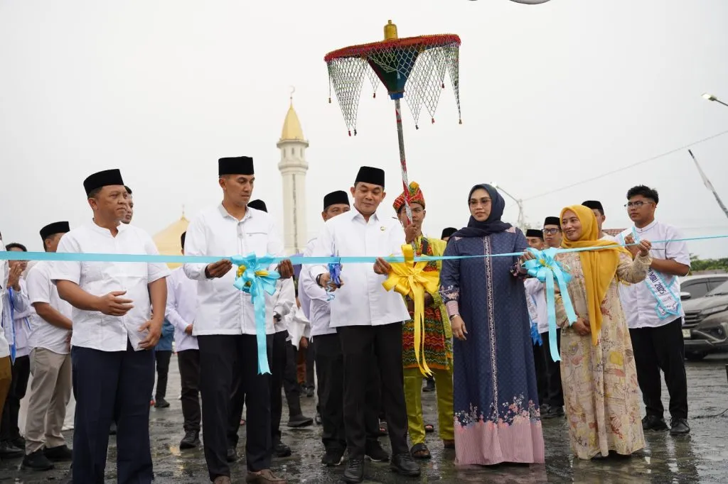 Bupati Tanah Bumbu Andi Rudi Latif Membuka Aksi Bajual Wadai 2026, Angkat Tradisi Kuliner Ramadan dan UMKM