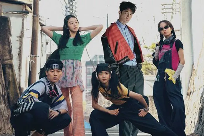 Tren Fashion Statement Gen Z: Dari Outfit Unik hingga Aksesori Nyentrik