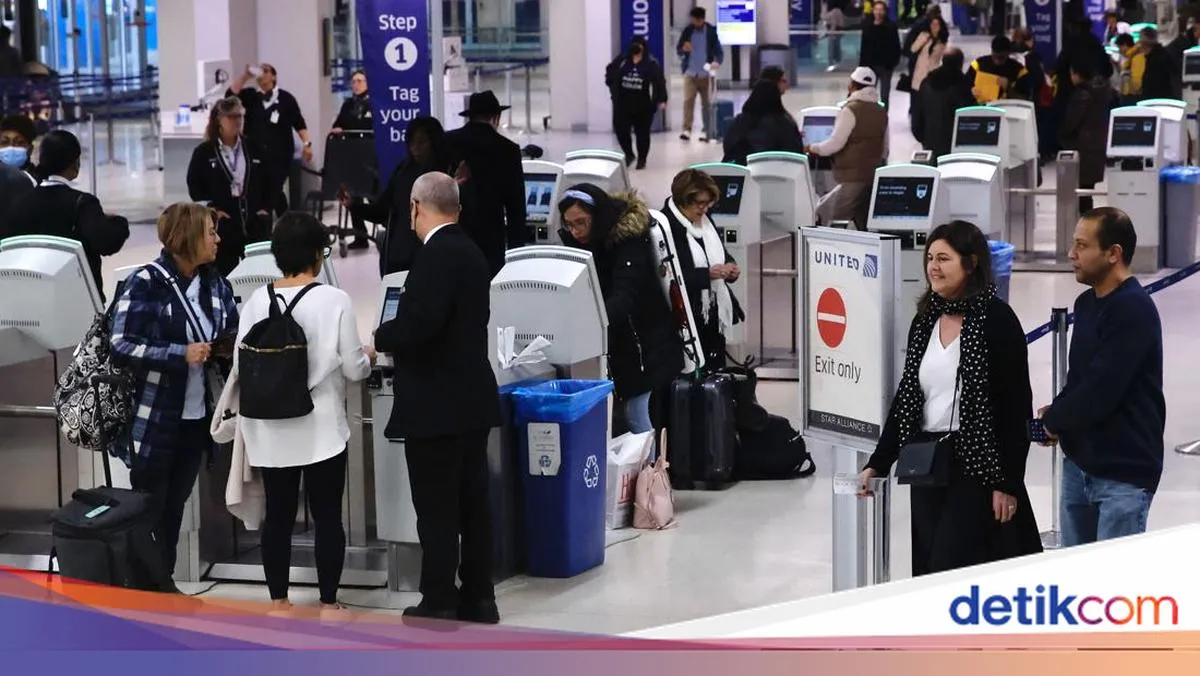 Badai Hebat Terjang Amerika Serikat, 13.000 Penerbangan Dibatalkan