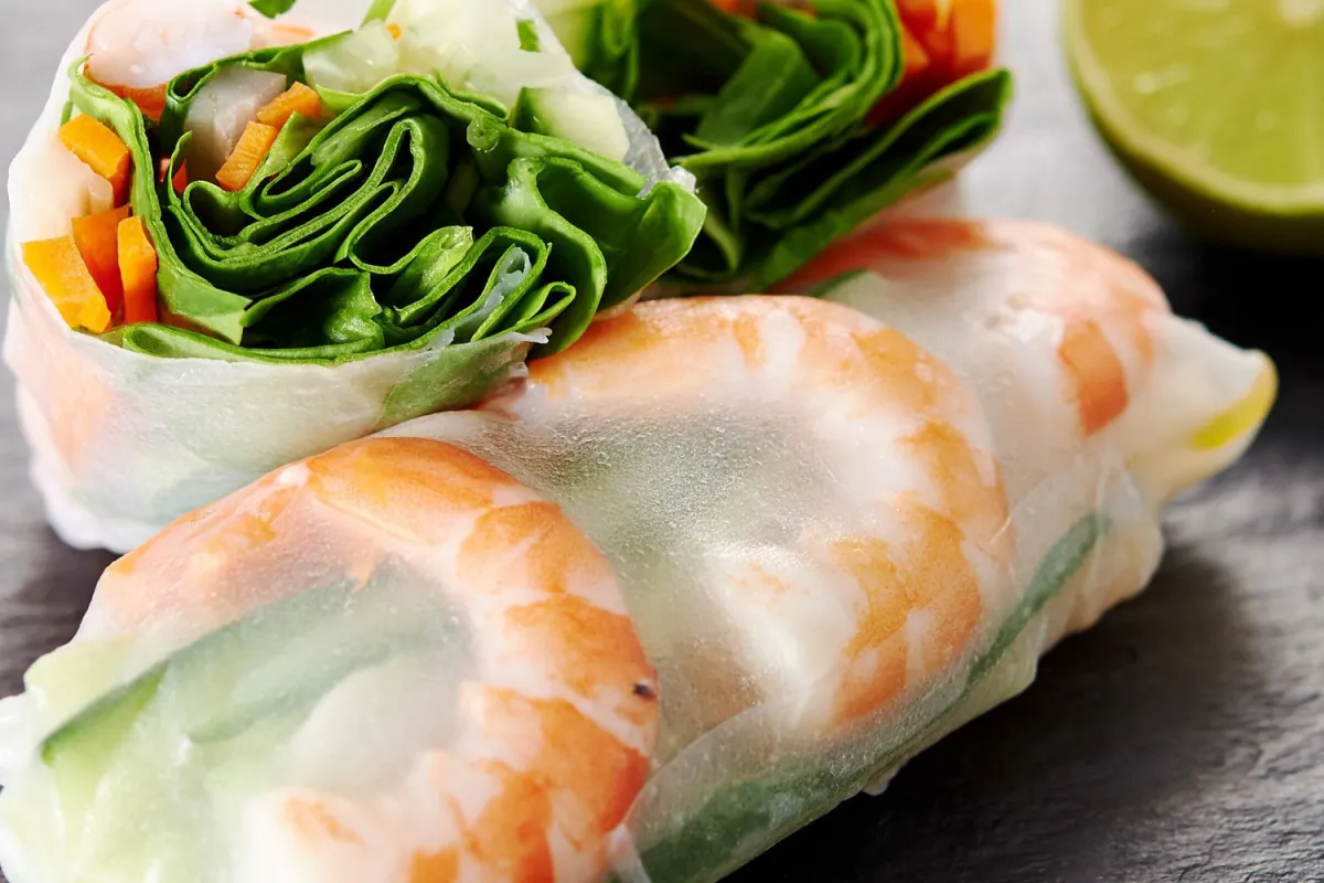 Musim Semi di Avenue d’Ivry, HOA NAM Andalkan Banh Mi dan Lumpia Segar