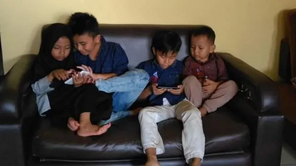 Psikolog UI: Anak Gandrung Gawai, Peran Keluarga Jadi Kunci Pembatasan