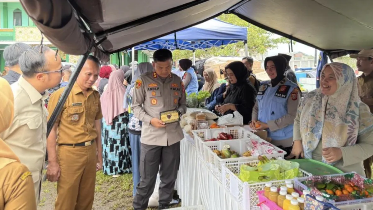 Polres Tasikmalaya Gelar Gerakan Pangan Murah, Warga Serbu Bazar Sembako di Singaparna