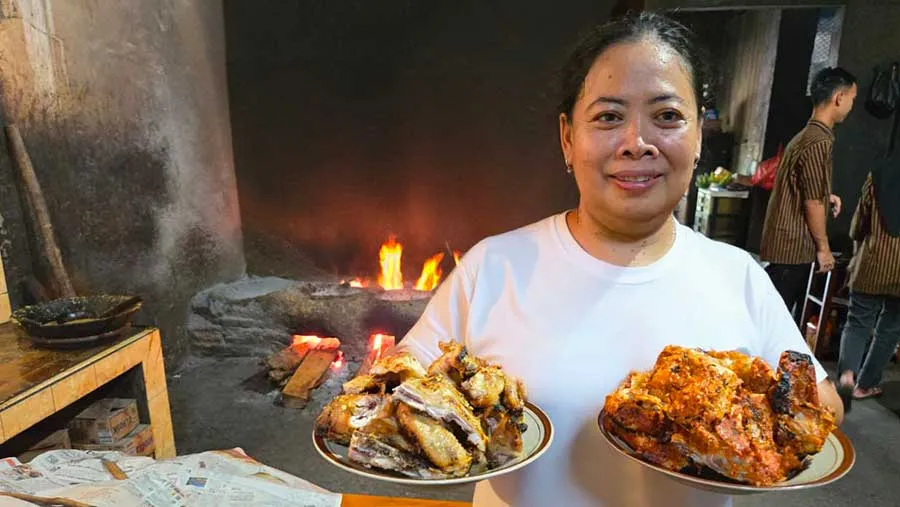 Ayam Panggang Bu Setu Pertahankan Cara Masak Kayu Bakar, Ramai Diserbu Pemudik Saat Lebaran
