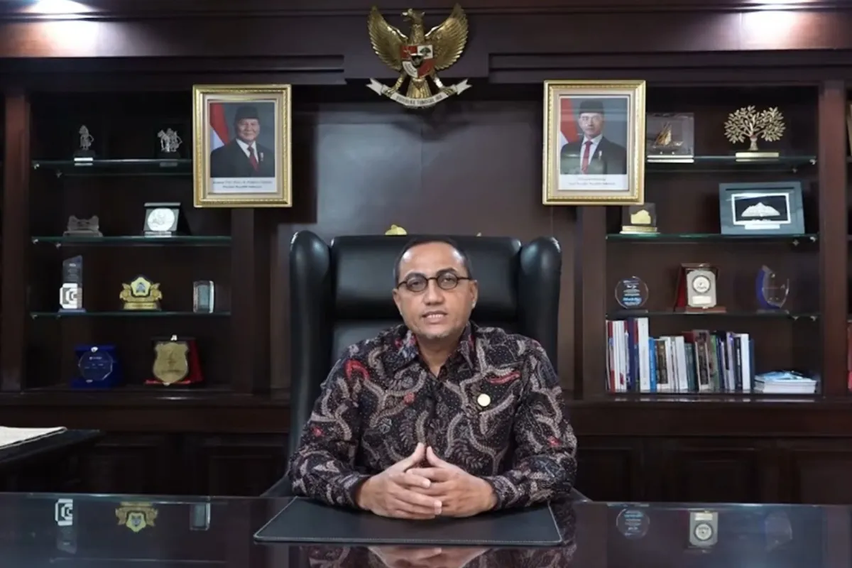 IHSG Masih Lesu Dua Pekan, Ditutup Turun 0,31% ke Level 8.265,35