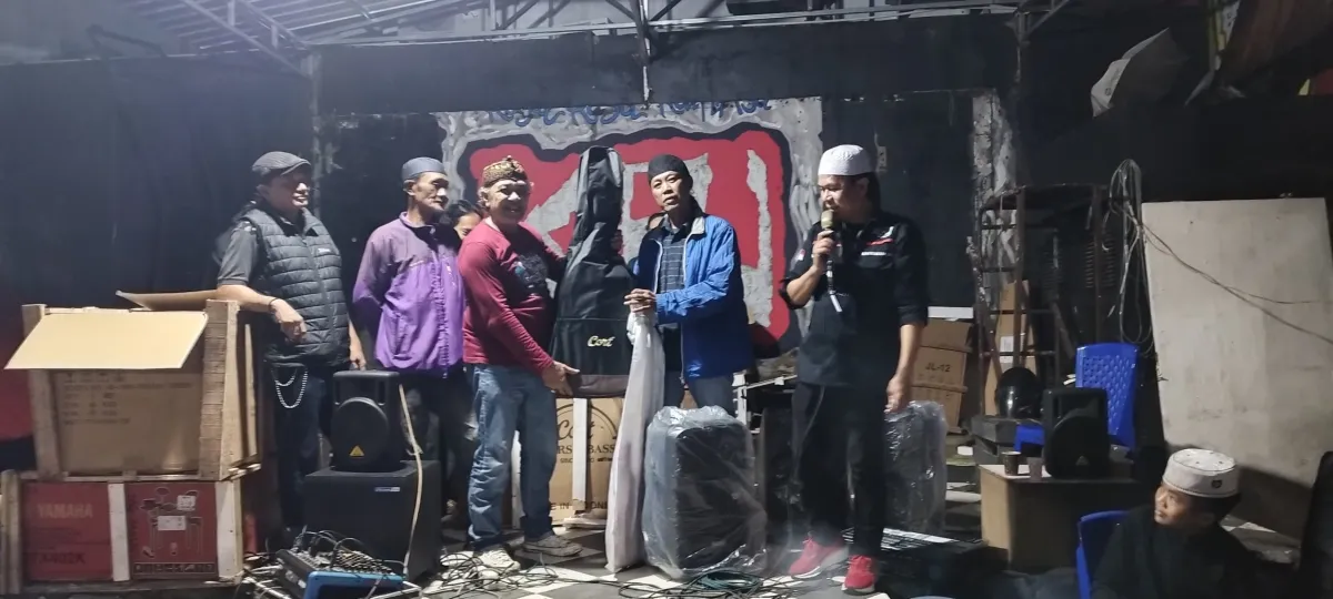 Presiden Salurkan Bantuan Alat Musik untuk Musisi Jalanan di Makassar melalui Institut Musik Jalanan