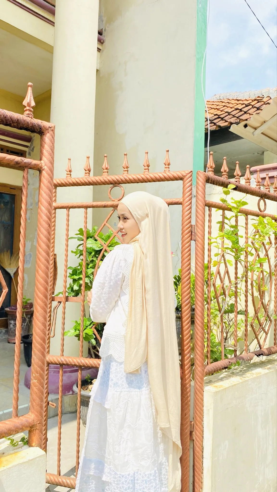 Istilah "Kerudung Jahat" Viral di Media Sosial, Merujuk pada Tren Pashmina Panjang