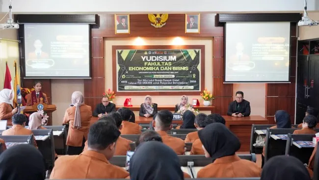 54 Lulusan FEB Unikama Jalani Yudisium, Dekan Tekankan Integritas dan Kekuatan Nilai Lokal