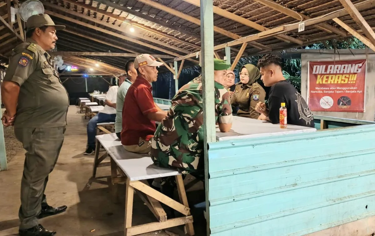 Satpol PP Binjai Razia Kafe Saat Ramadan, Temukan Botol Miras dan Musik Masih Berbunyi