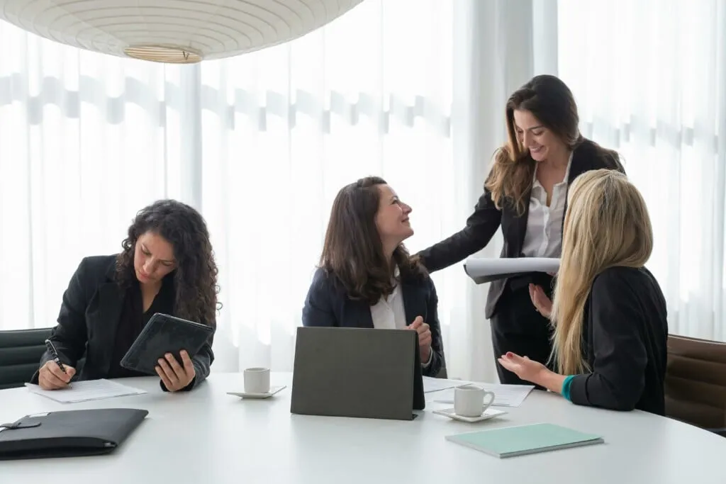 Laporan Coursera: Tingkat Kelulusan Kursus GenAI Perempuan Indonesia Lebih Tinggi dari Laki-laki