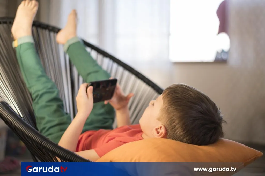 Lima Strategi Mengurangi Ketergantungan Gadget pada Anak, dari Aturan Realistis hingga Teladan Orang Tua