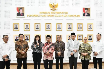 Pemerintah Terbitkan SKB Tujuh Menteri soal Pedoman Pemanfaatan AI dan Teknologi Digital di Pendidikan