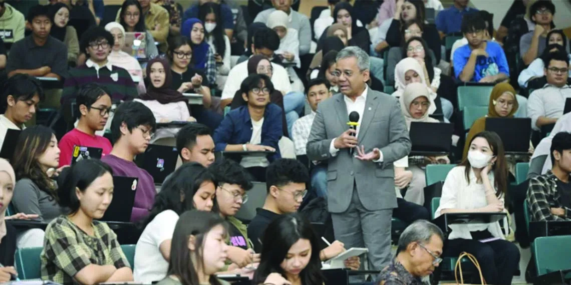 Wamenkeu Suahasil Ajak Generasi Muda Memahami Ekonomi Makro untuk Membaca Arah Perekonomian