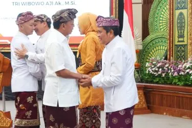 Tri Wibowo Aji Dikukuhkan sebagai Kepala BPKP Bali, Koster Soroti Transparansi dan Tantangan Pariwisata