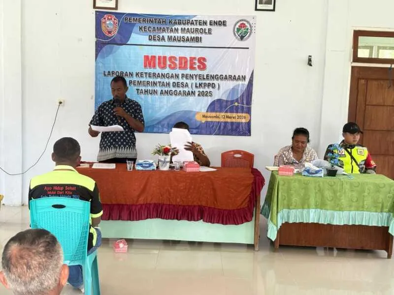 Babinsa Koramil Maurole Hadiri Musdes Penyampaian LKPPD Desa Mausambi Tahun Anggaran 2025
