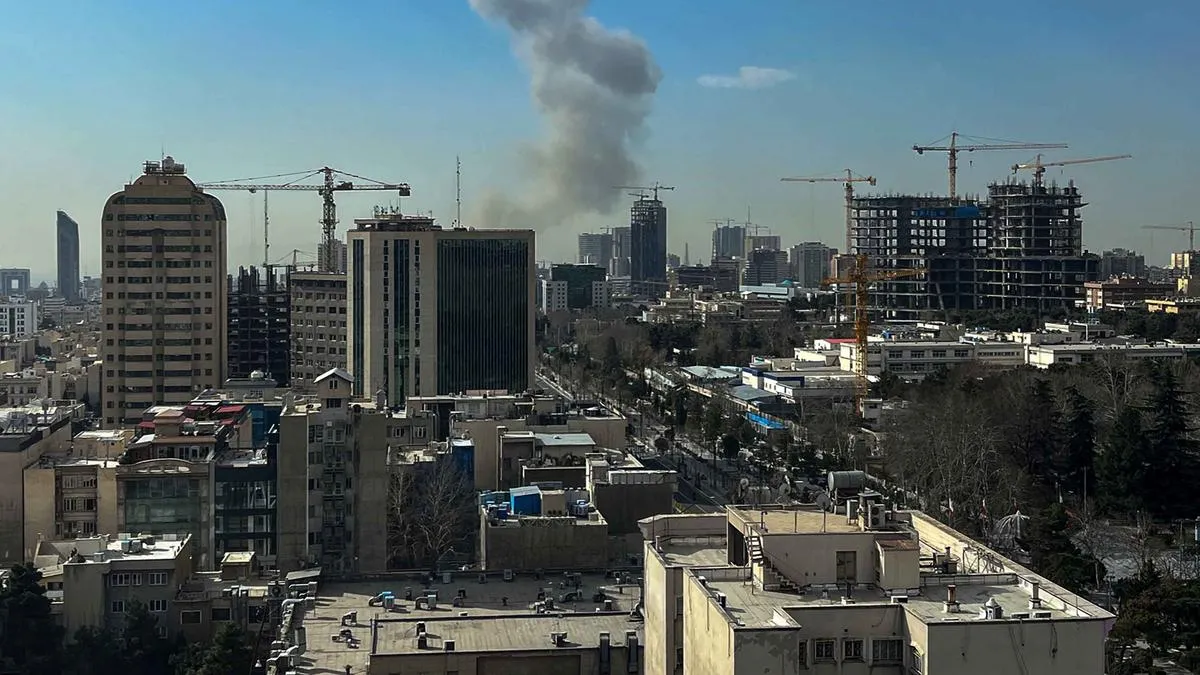 Kekhawatiran Gangguan Selat Hormuz Usai Serangan AS-Israel ke Iran, Harga Minyak Berpotensi Tembus USD 100 per Barel