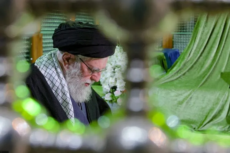 Foto: Kabar Dunia Sepekan—AS dan Israel Serang Iran, Khamenei Dikabarkan Meninggal Dunia