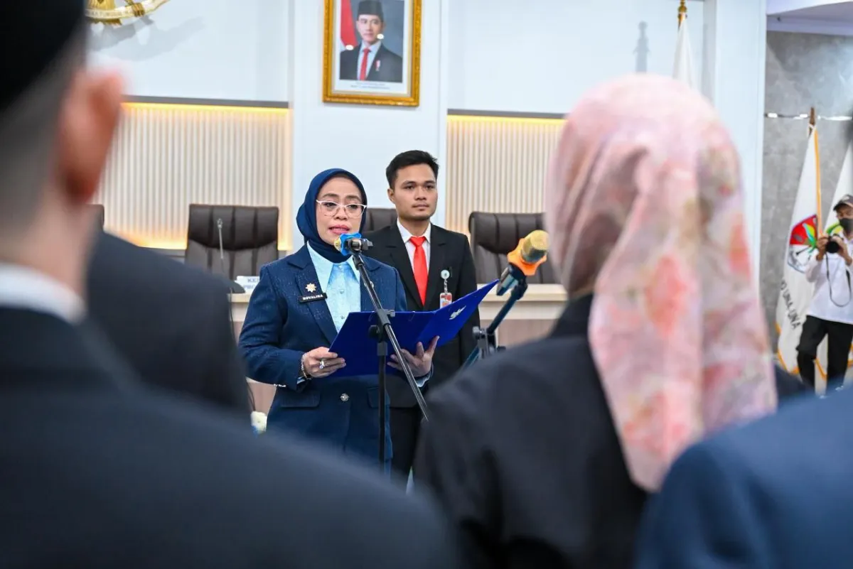 Sekprov Sulteng Tekankan Kerja Tim, Sembilan Pejabat Baru Diminta Fokus pada Tiga Prioritas 2026