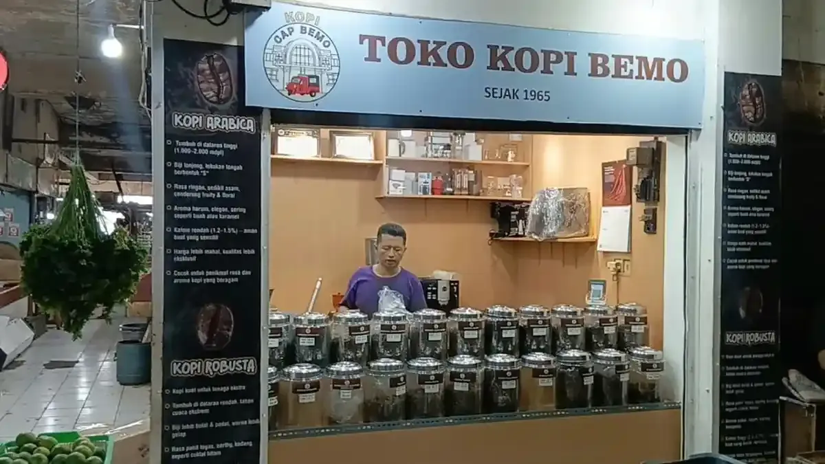 Toko Kopi Bemo di Pasar Rawamangun Bertahan Sejak 1965, Pelanggan Turun-temurun hingga Tiga Generasi