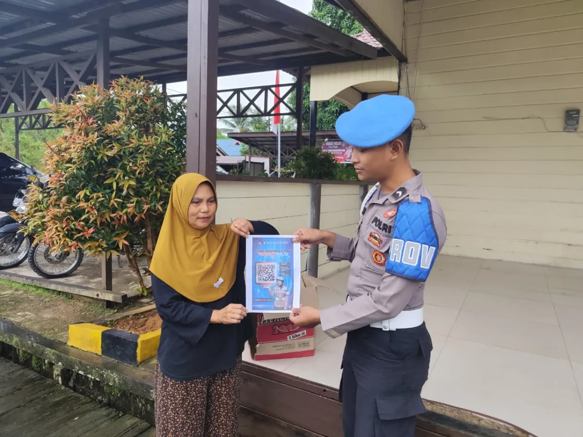 Polsek Muara Ancalong Sosialisasikan Layanan Pengaduan Propam Polri di Desa Kelinjau Ilir