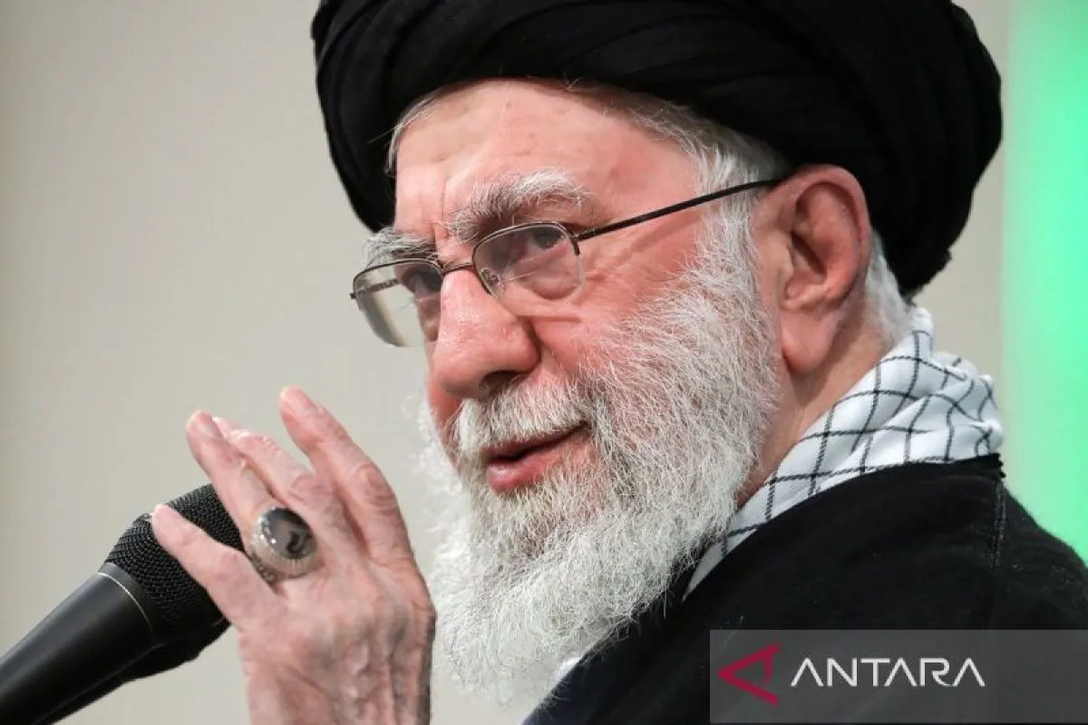 Cek Fakta: Foto yang Diklaim Menunjukkan Ayatollah Ali Khamenei Tewas Tertimpa Reruntuhan Diduga Hasil Manipulasi