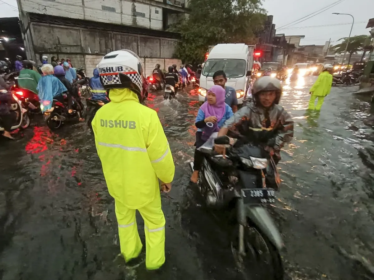 Banjir di Surabaya Meningkat Jelang Musim Hujan, Pakar Soroti Drainase dan Tata Ruang