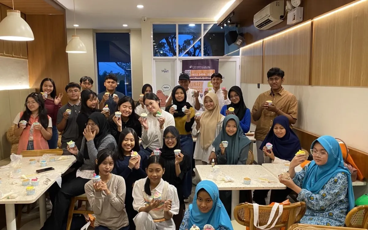Universitas Ciputra Gelar Workshop Cake Decorating di Sidoarjo untuk Kenalkan Culinary Business