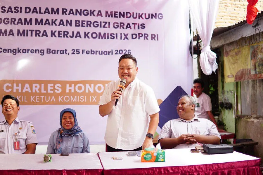 Wakil Ketua Komisi IX DPR Sosialisasikan Program Makan Bergizi Gratis di Cengkareng Barat