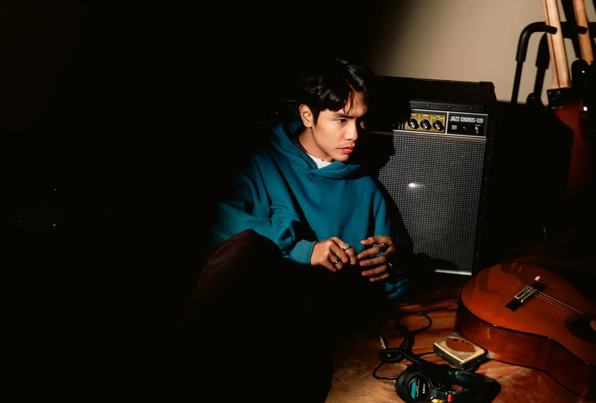 Rakhano Rilis Remake “Ruang Rindu”, Lagu Ikonik Letto yang Kembali Dikenalkan ke Generasi Baru