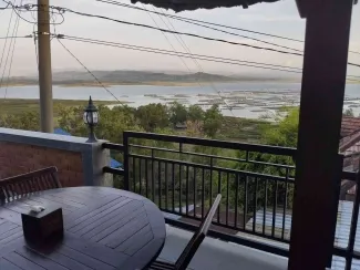 Berbuka Puasa di Tepi Waduk Gajah Mungkur Wonogiri: Menikmati Senja, Sajian Ikan Bakar, dan Jejak Sejarah