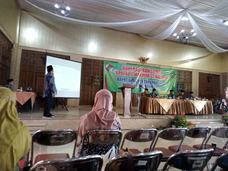 Guru MTsN 4 Bantul Hadiri RAT Koperasi Adil Sejahtera untuk Dorong Transparansi Pengelolaan Keuangan