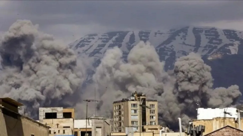 Cek Fakta: Video Evakuasi Penumpang dari Pesawat Bukan Akibat Serangan Rudal Iran di Israel