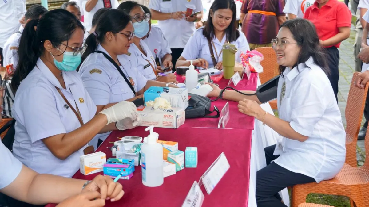 K3S Badung Serahkan 200 Paket Olahan Ikan di Desa Mengwi untuk Dukung Pencegahan Stunting