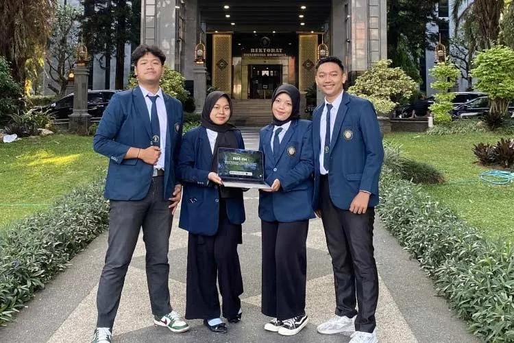 Mahasiswa UB Kenalkan Vertikultur untuk Atasi Krisis Tanaman Bumbu Dapur di Sumbermanjing Kulon