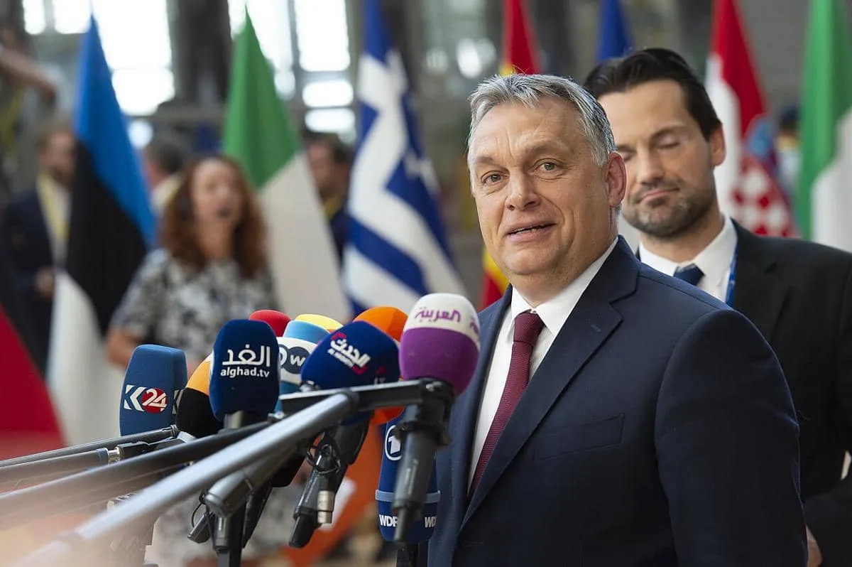 Hungaria Minta Uni Eropa Tangguhkan Embargo Energi Rusia di Tengah Lonjakan Harga Minyak