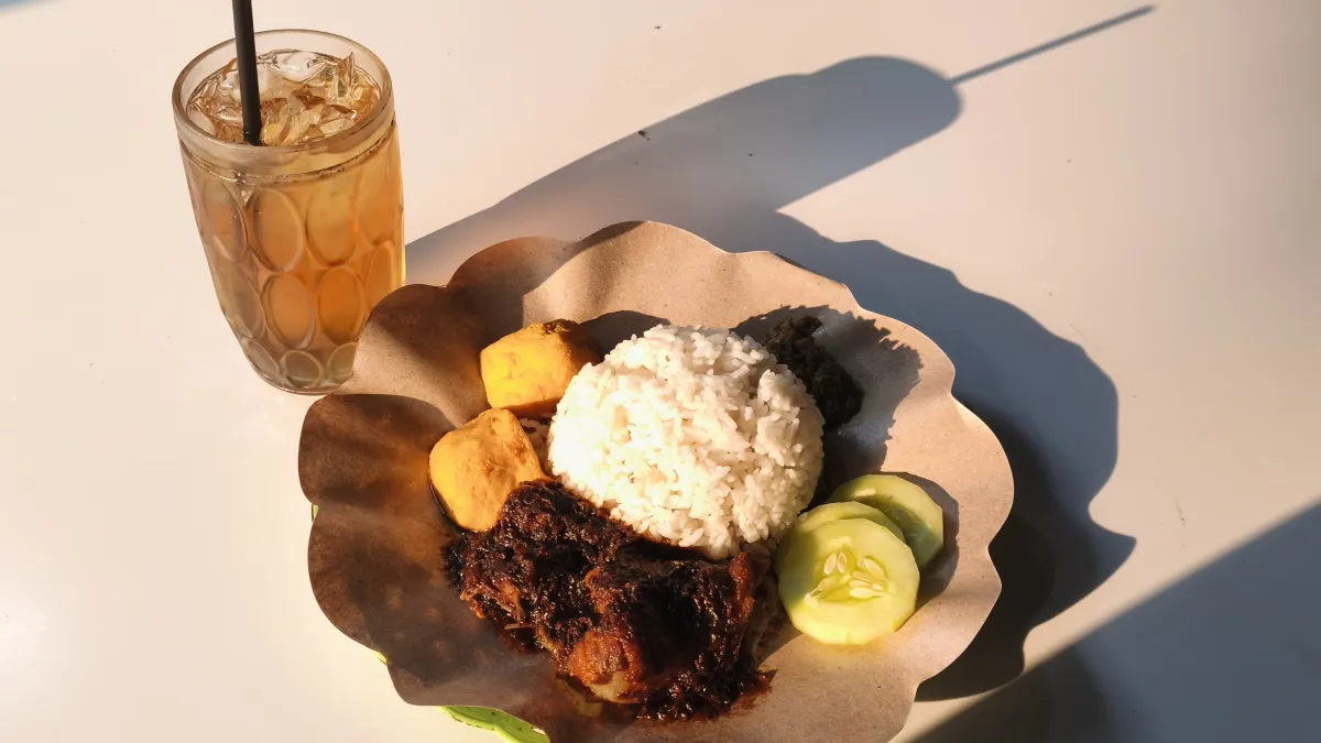 Nasi Bebek Mas Jun di BSD Bertahan Sejak 2004, Bebek Bumbu Tetap Jadi Menu Terlaris