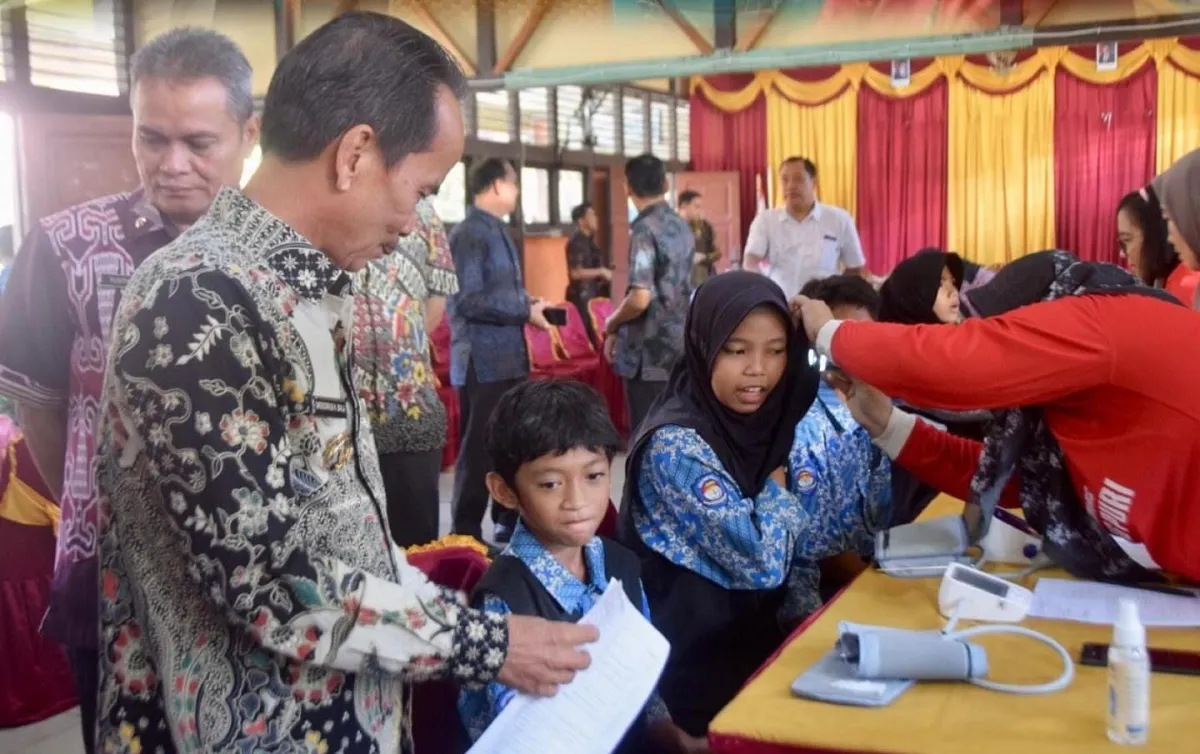 Bupati Sintang Tekankan Pentingnya Pemeriksaan Kesehatan Rutin Anak Sejak Dini