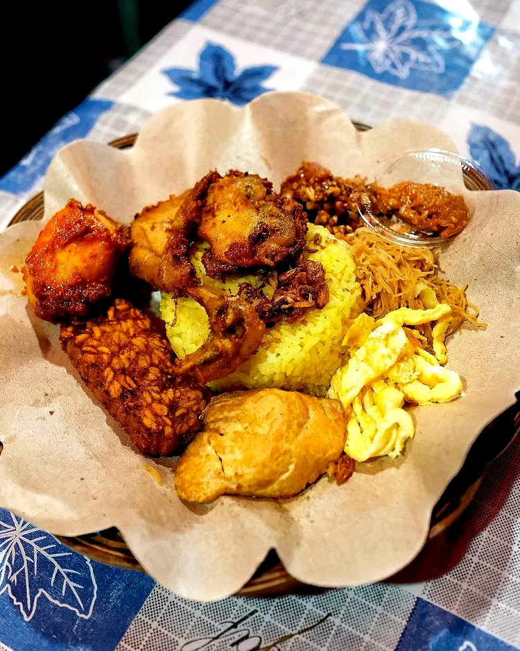 12 Street Food di Jakarta yang Bisa Jadi Pilihan Kuliner, dari Martabak hingga Nasi Gandul